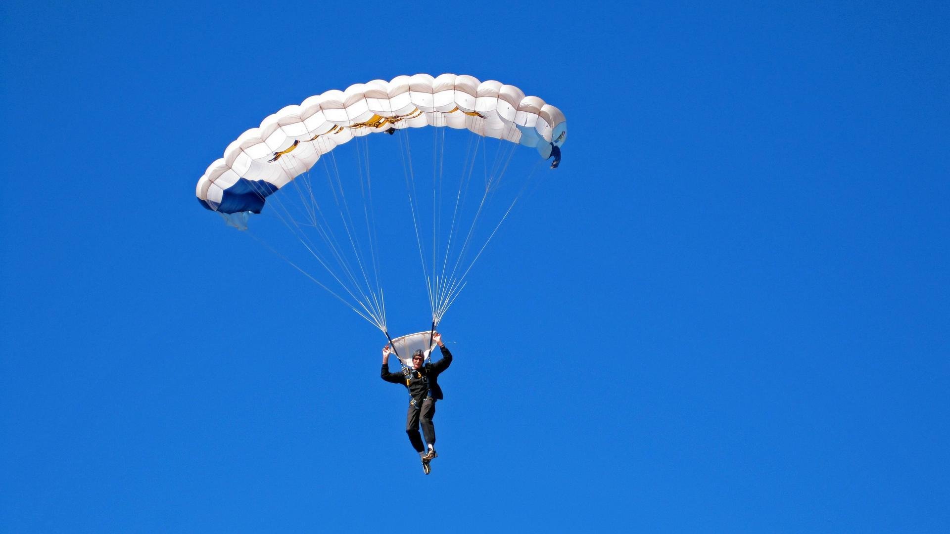 世界杯主办城市第N次场地测试赛 顺利通过草皮与灯光检验